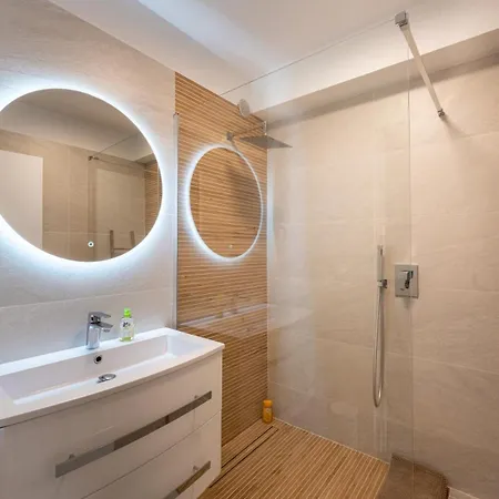 Riviera Cozy In Apartament Nicea
